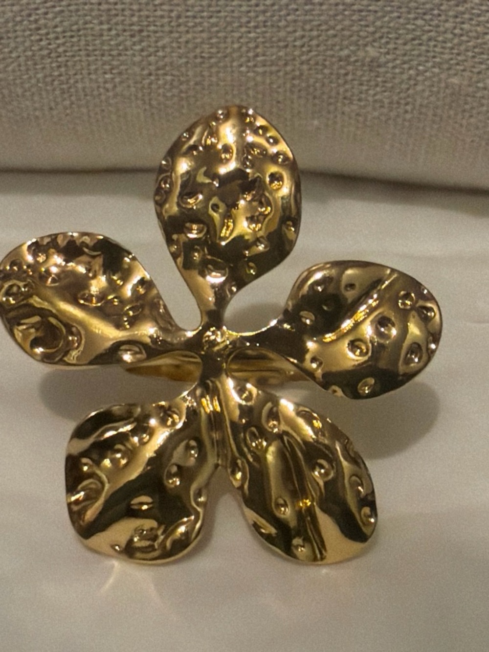 Gold Flower Pin Brooch - Elegant Women's Accessory